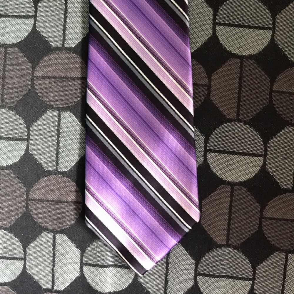 💝 $1 when Bundled 💝 JF J. Ferrar Purple & Black Stripe Tie